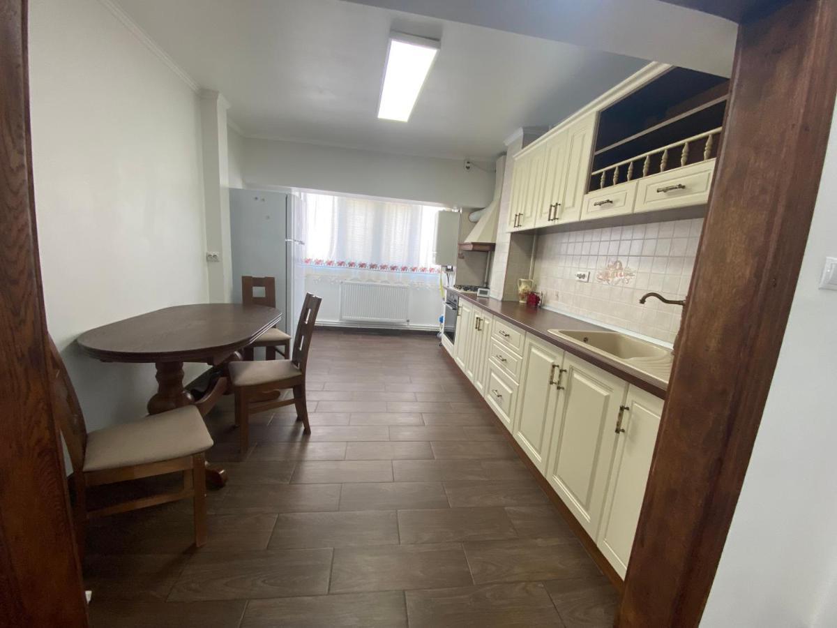 Violetta Apartament Buzau Luaran gambar